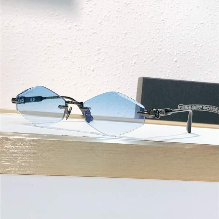 Picture of Chrome Hearts Sunglasses _SKUfw80915215fw